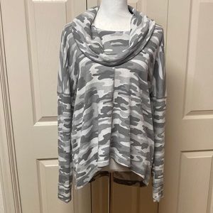 Lucky Brand Gray Camo Waffle Knit Cowl Pullover Top Size L
